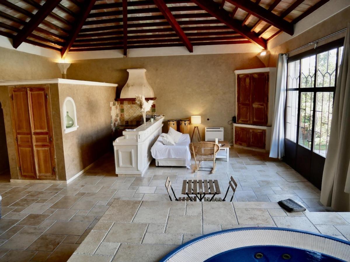 فندق Le Pool House - Private Jacuzzi - Mas Des Sous Bois Ventabren المظهر الخارجي الصورة