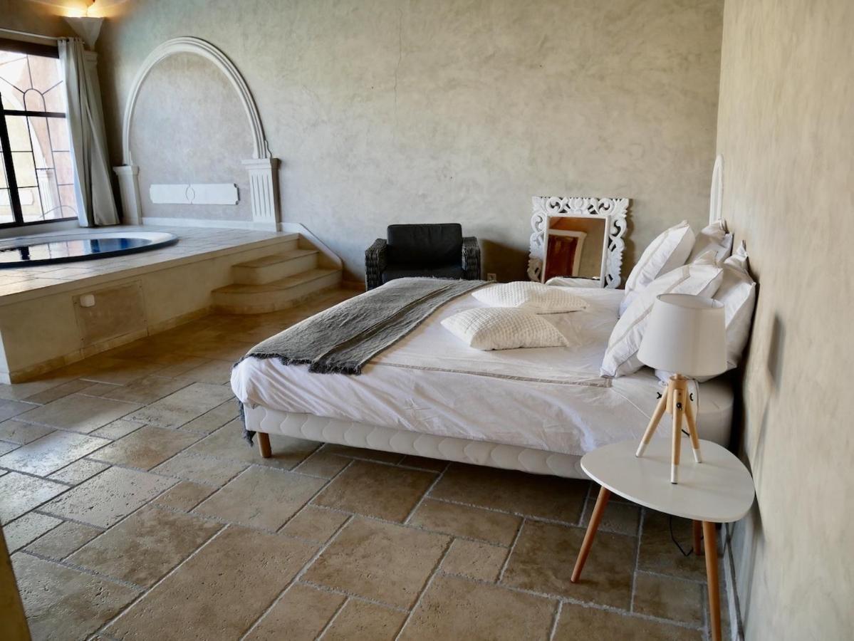 فندق Le Pool House - Private Jacuzzi - Mas Des Sous Bois Ventabren المظهر الخارجي الصورة